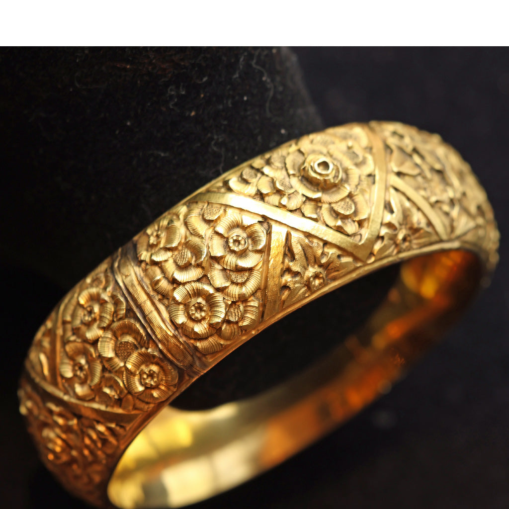 Antique Art Nouveau cuff bangle 18k gold botanical repousse Italy bracelet (7484)