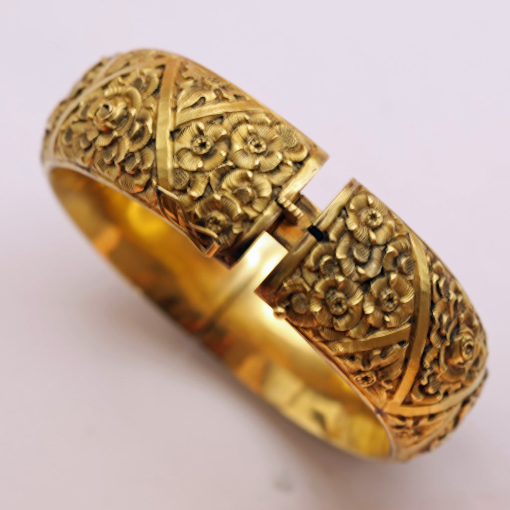 Antique Art Nouveau cuff bangle 18k gold botanical repousse Italy bracelet (7484)