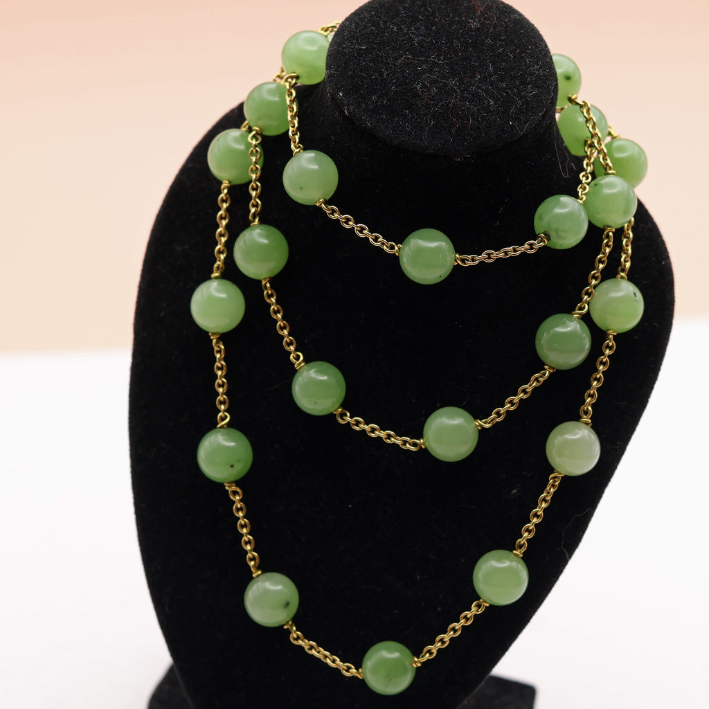 Vintage long necklace jadeite jade and 18k gold French apple green jade (7517)