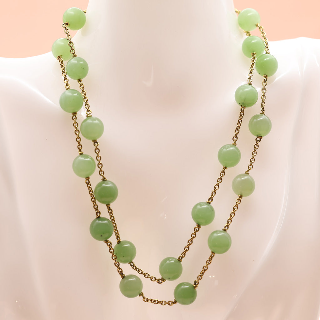 Vintage long necklace jadeite jade and 18k gold French apple green jade (7517)