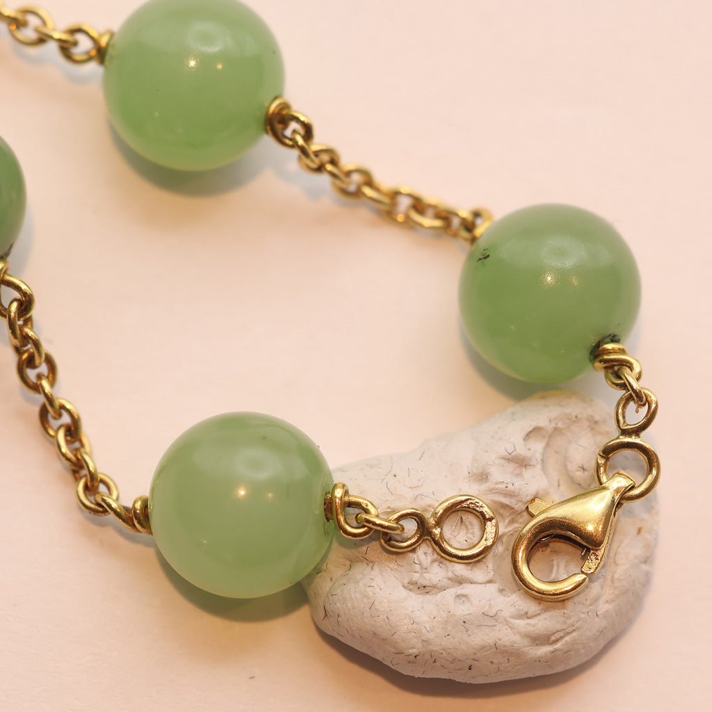 Vintage long necklace jadeite jade and 18k gold French apple green jade (7517)