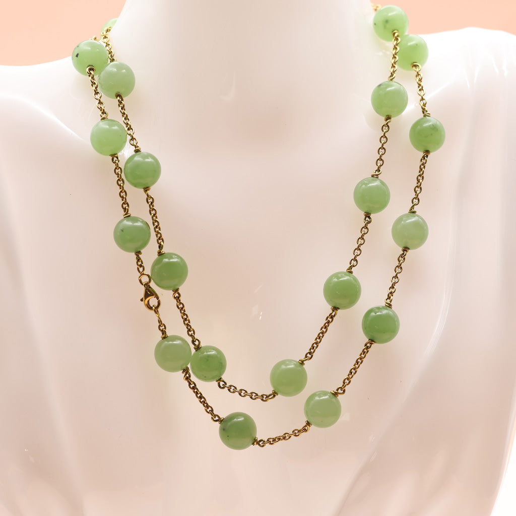 Vintage long necklace jadeite jade and 18k gold French apple green jade (7517)