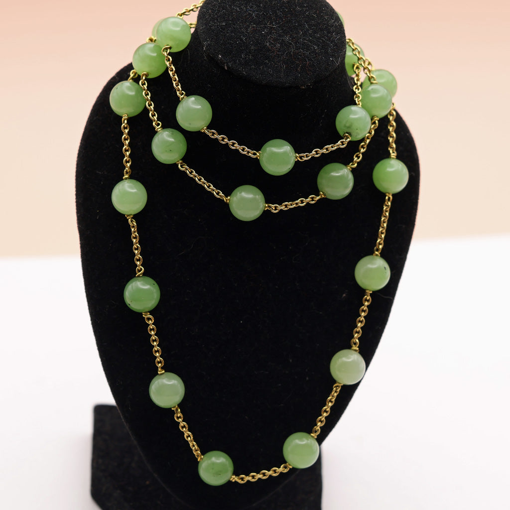 Vintage long necklace jadeite jade and 18k gold French apple green jade (7517)