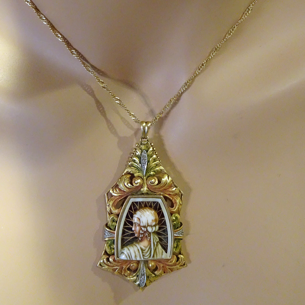 FUSET y GRAU Antique Art Nouveau - Deco Pendant gold diamonds enamel cameo (7459)