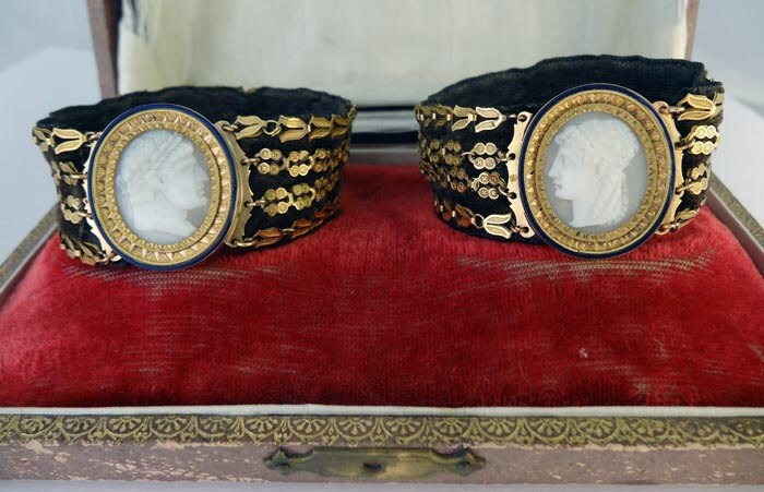Jules Louis Wiese Antique Bracelet 18K Gold Gothic Renaissance Revival (7177)