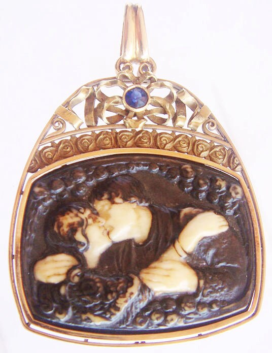 Antique Arts Crafts Art Nouveau 18k Gold Sapphire Pendant THE KISS (3998)